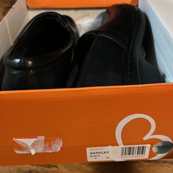 Women’s BareTraps Memory Foam shoes - Picture 2 of 5